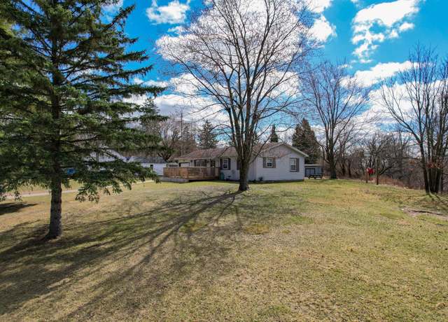 Property at 26 Barnard St, Hillsdale, MI 49242, 3 beds, 1 bath