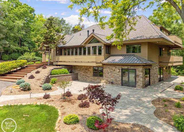 Property at 966 Pine Needle Trl, Oakland, MI 48306, 4 beds, 5 baths