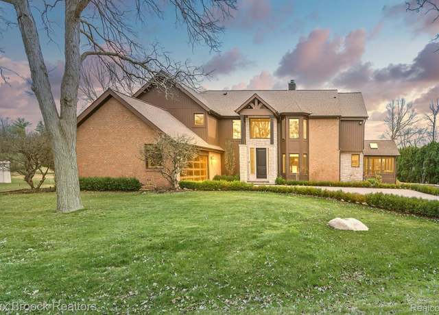 Property at 3403 Chickering Ln, Bloomfield Hills, MI 48302, 4 beds, 4.5 baths