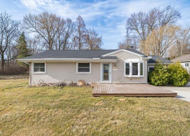 Property at 27030 Earl St, Harrison Township, MI 48045, 2 beds, 1 bath