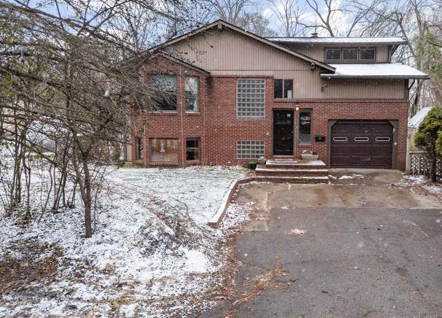 Property at 65 Oak Pl, White Lake Twp, MI 48386, 3 beds, 3.5 baths