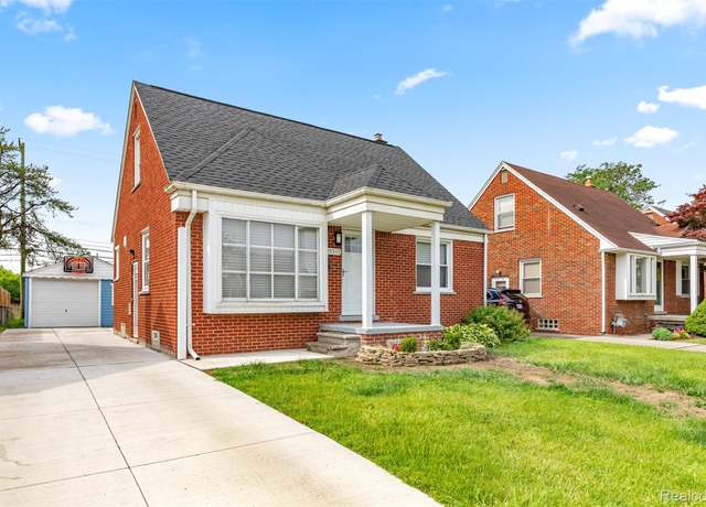 Property at 25545 Oakland Dr, Dearborn Heights, MI 48125, 4 beds, 2 baths