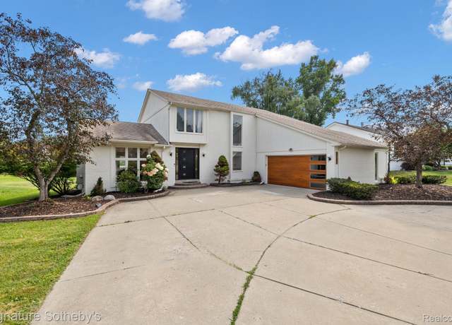 Property at 6207 Timberwood N, West Bloomfield Charter Township, MI 48322, 4 beds, 2.5 baths