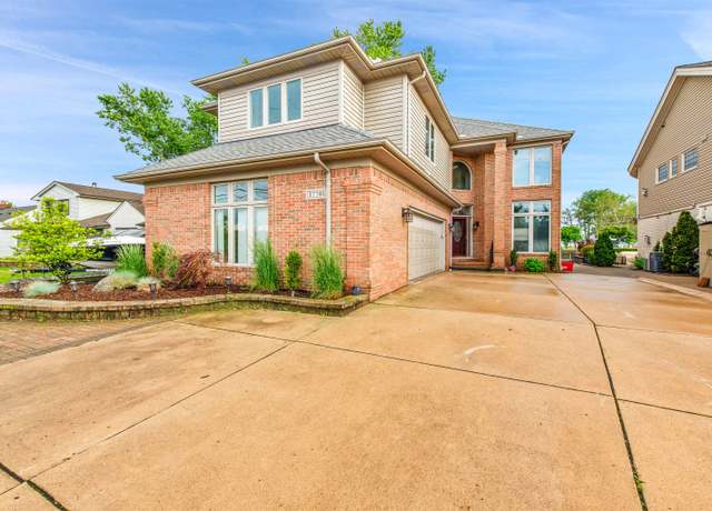 Property at 37701 Huron Pointe Dr, Harrison Twp, MI 48045, 4 beds, 3 baths