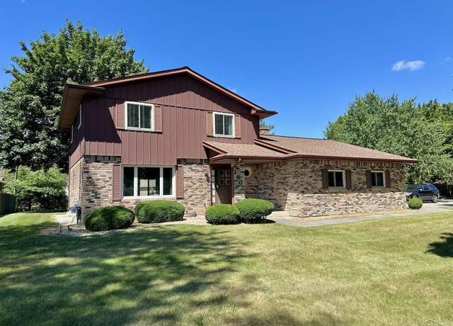 Property at 1607 Cranbrook Dr, Saginaw, MI 48638, 3 beds, 3 baths