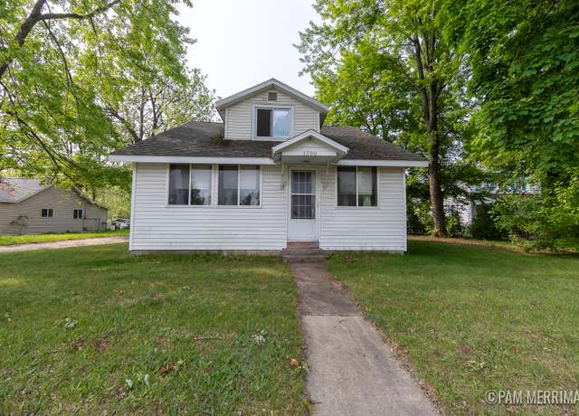 Property at 1390 E Wilcox Ave, White Cloud, MI 49349, 4 beds, 1 bath