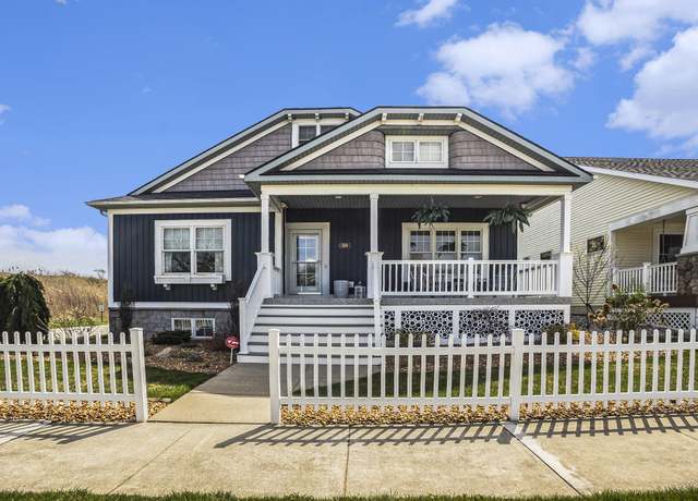Property at 250 Liberty St NW, Sparta, MI 49345, 3 beds, 3 baths