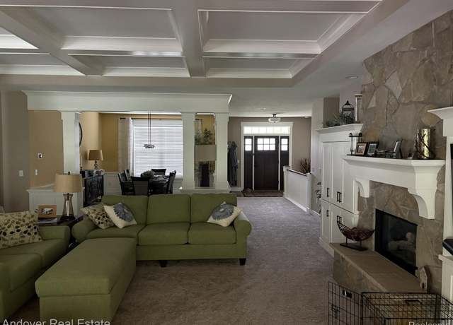 Property at 528 Stonehenge Dr SW, Georgetown, MI 49418, 4 beds, 3.5 baths