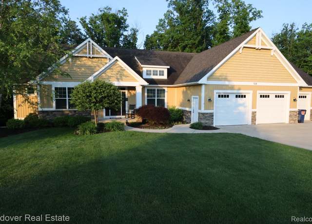 Property at 528 Stonehenge Dr SW, Georgetown, MI 49418, 4 beds, 3.5 baths