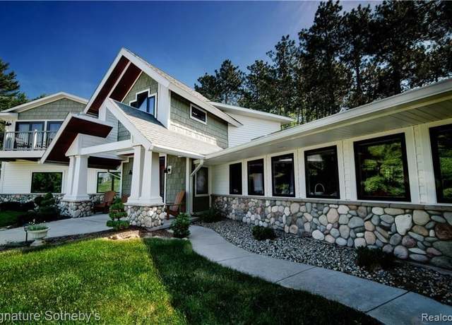 Property at Undisclosed address, Howell, MI 48855, 4 beds, 5 baths