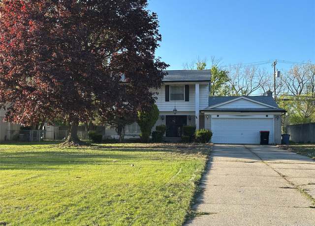Property at 18444 Addison Dr, Southfield, MI 48075, 4 beds, 2.5 baths