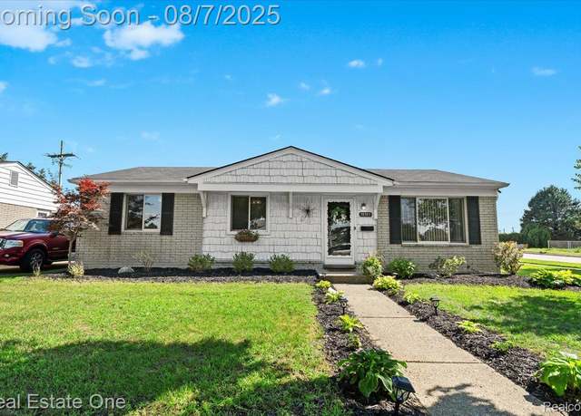 Property at 38383 Summers St, Livonia, MI 48154, 3 beds, 1 bath