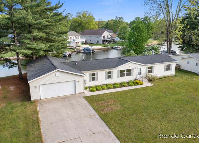 Property at 17055 Blackfoot Trl, Howard City, MI 49329, 3 beds, 2 baths
