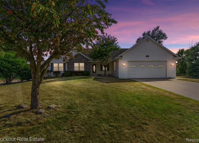 Property at 1045 Wels Ln, Tuscola Township, MI 48768, 3 beds, 2.5 baths