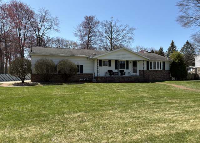 Property at 1243 Crandall Ave, Norton Shores, MI 49441, 4 beds, 2.5 baths