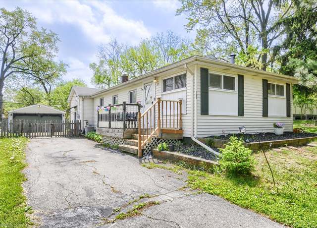 Property at 703 Cedarlawn Rd, Waterford, MI 48328, 2 beds, 1 bath