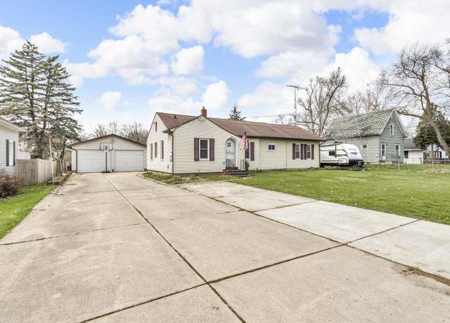 Property at 808 Longfellow Ave, Jackson, MI 49202, 3 beds, 2 baths