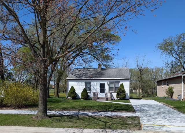 Property at 25890 Maywood St, Woodhaven, MI 48183, 2 beds, 1 bath