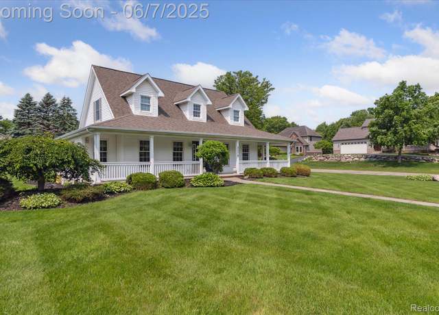 Property at 3270 Lakewood Shores Dr, Howell, MI 48843, 3 beds, 2.5 baths