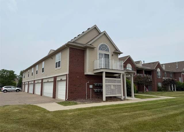 Property at 29744 Heritage Pkwy, Warren, MI 48092, 2 beds, 2 baths