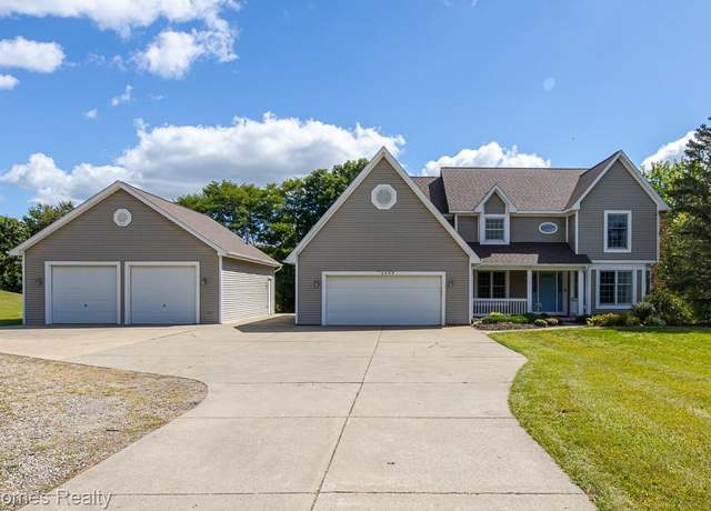 Property at 8088 Denton Hill Rd, Fenton, MI 48430, 5 beds, 3.5 baths