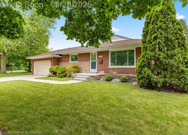 Property at 10018 Manor Ave, Allen Park, MI 48101, 3 beds, 2 baths