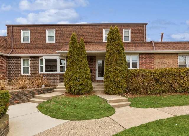 Property at 2571 Stratford Dr #114, St Joseph, MI 49085, 2 beds, 2.5 baths
