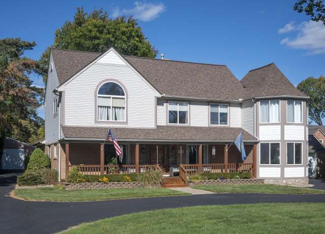 Property at 825 Ottawa Dr, Troy, MI 48085, 5 beds, 2.5 baths