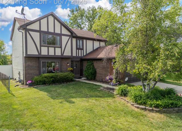 Property at 1730 Glenshire Dr, Canton, MI 48188, 3 beds, 2.5 baths