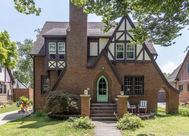 Property at 425 Everett Dr, Lansing, MI 48915, 3 beds, 1.5 baths