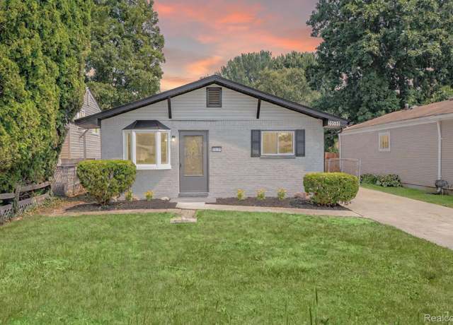 Property at 39588 Chart St, Harrison Charter Township, MI 48045, 3 beds, 1 bath