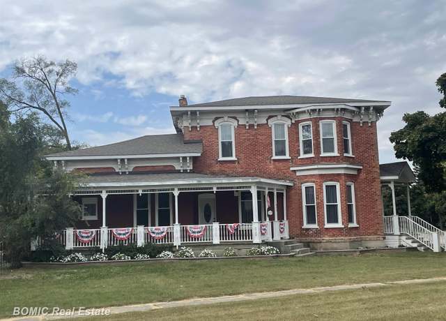 Property at 603 W Huron Ave, Vassar, MI 48768, 4 beds, 2.5 baths