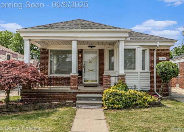 Property at 15255 Horger Ave, Allen Park, MI 48101, 3 beds, 1.5 baths