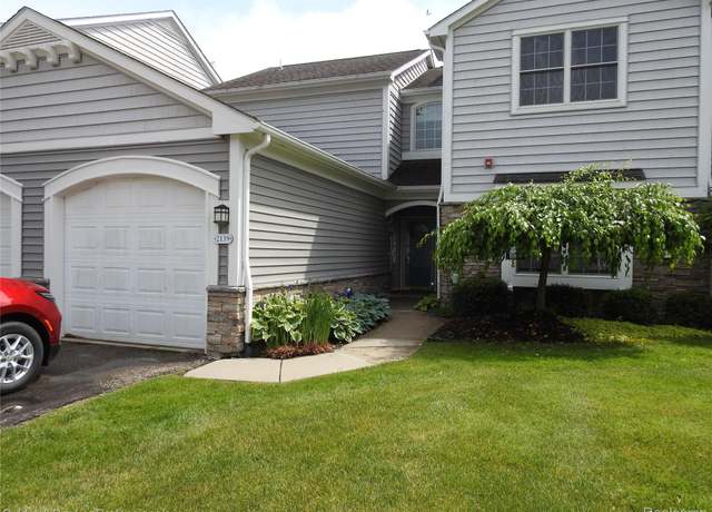 Property at 2139 Carriage Hill Cir, Lapeer, MI 48446, 3 beds, 2 baths