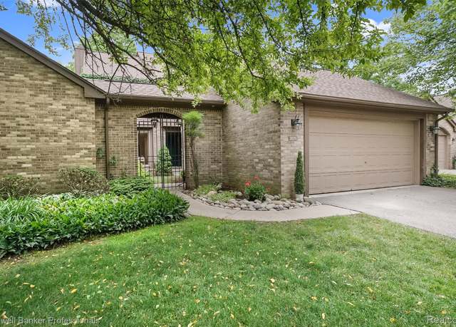 Property at 30715 River Crossing St, Bingham Farms, MI 48025, 3 beds, 2.5 baths