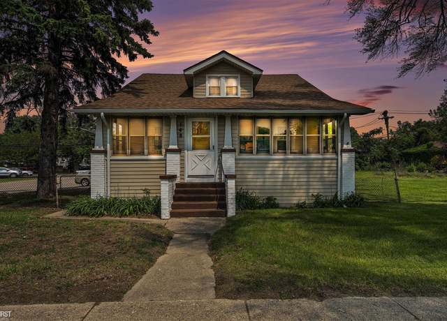 Property at 148 N Wayne Rd, Westland, MI 48185, 5 beds, 3 baths