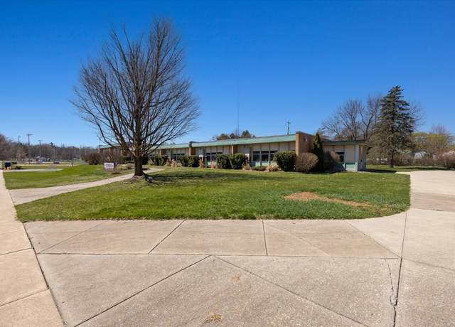 Property at 502 Claremont St, Buchanan, MI 49107, 5 beds, 1.5 baths