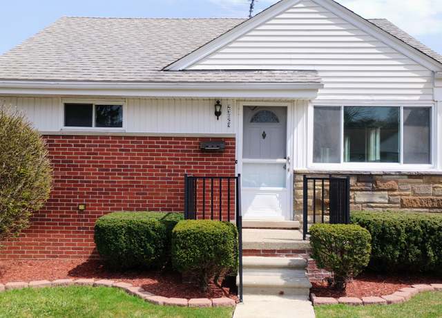 Property at 23162 Saxony Ave, Eastpointe, MI 48021, 5 beds, 2 baths