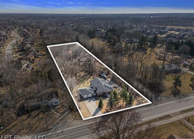 Property at 804 E Avon Rd, Rochester Hills, MI 48307, 3 beds, 3 baths