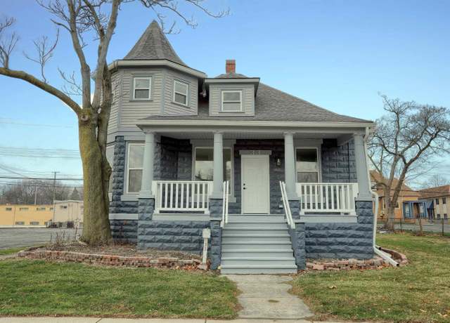 Property at 33 Northbound Gratiot Ave, Mt Clemens, MI 48043, 4 beds, 2 baths