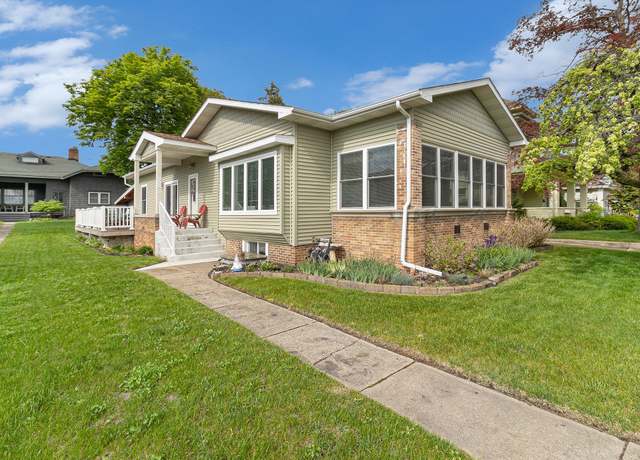 Property at 705.5 E Ludington Ave, Ludington, MI 49431, 3 beds, 2.5 baths