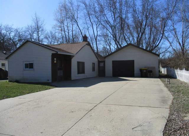 Property at 411 Brown St, St Louis, MI 48880, 3 beds, 1 bath