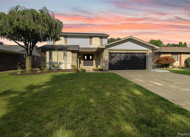Property at 46376 Meadow Ln, Macomb, MI 48044, 4 beds, 2.5 baths