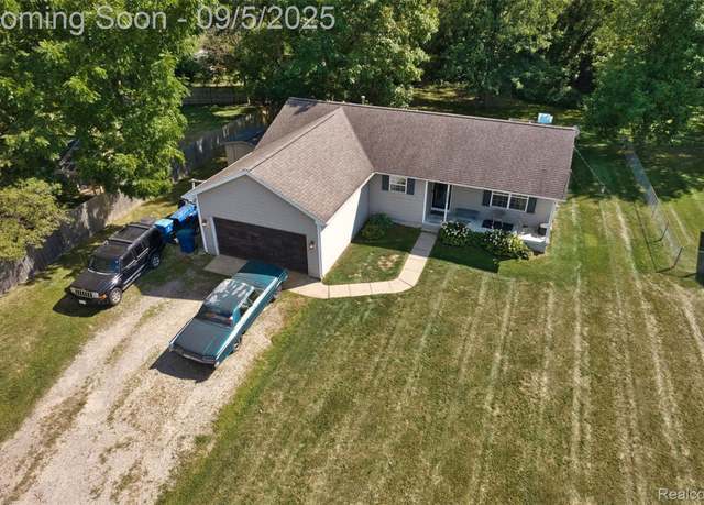 Property at 2455 W Thompson Rd, Fenton, MI 48430, 3 beds, 2 baths