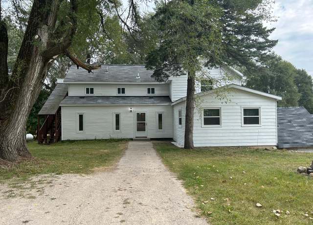 Property at 13664 Wabasis Ave Ave NE, Cedar Springs, MI 49319, 5 beds, 2.5 baths