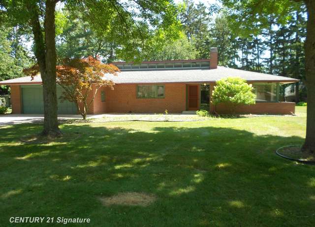 Property at 41 Benton Rd, Saginaw, MI 48602, 3 beds, 2 baths