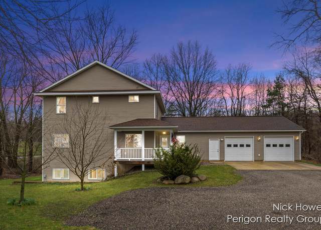 Property at 5171 Bancroft Ave SE, Lowell, MI 49331, 5 beds, 3.5 baths