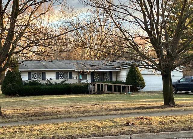 Property at 4342 E Court St, Burton, MI 48509, 3 beds, 1.5 baths