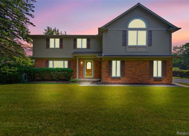Property at 3610 South Blvd, Bloomfield Hills, MI 48304, 4 beds, 2.5 baths