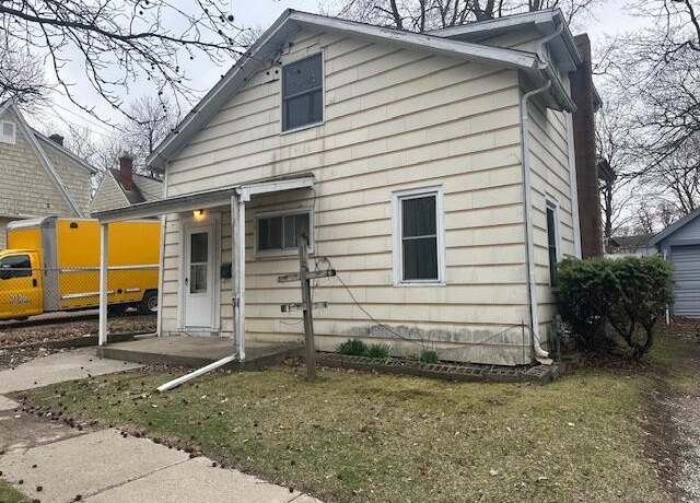 Property at 130 E Michigan St, Adrian, MI 49221, 3 beds, 1.5 baths